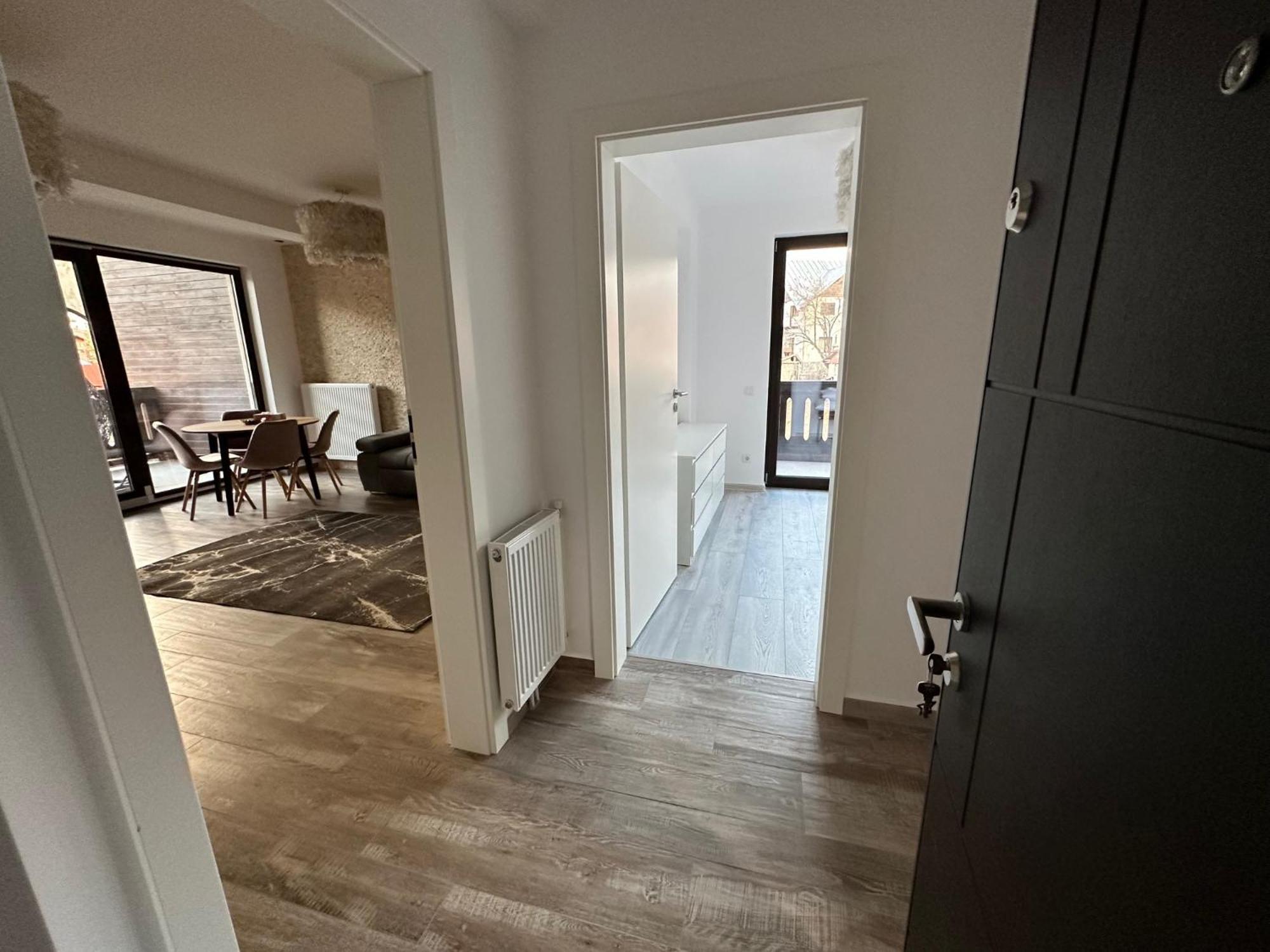 The View Apartment Буштені Екстер'єр фото