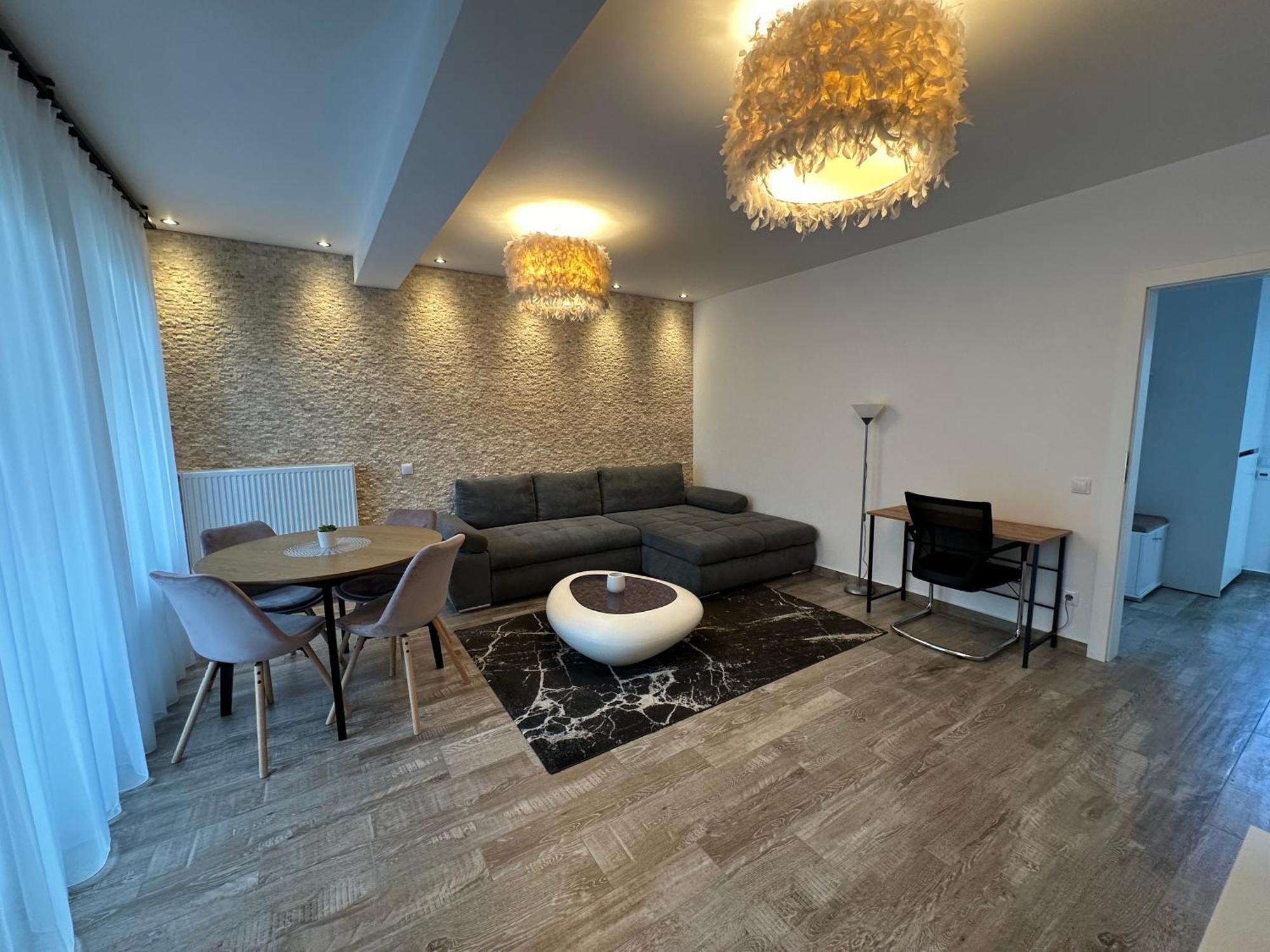The View Apartment Буштені Екстер'єр фото