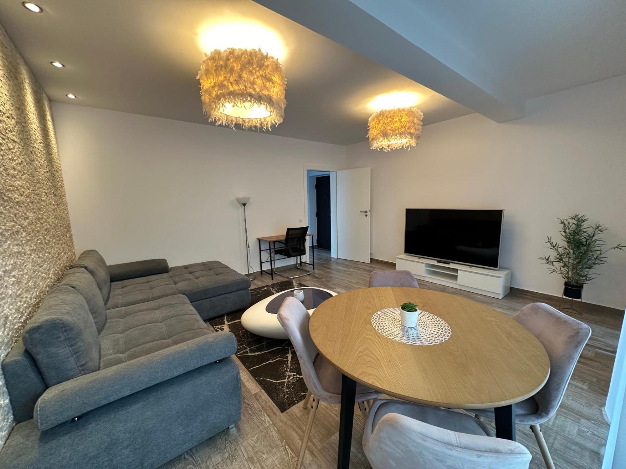 The View Apartment Буштені Екстер'єр фото