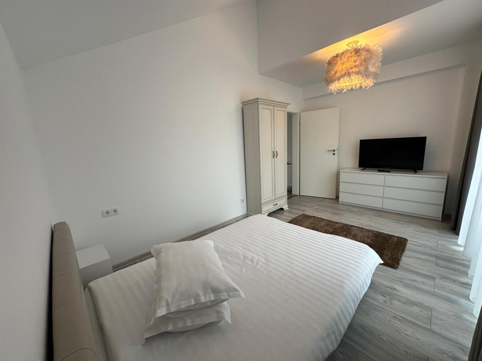 The View Apartment Буштені Екстер'єр фото