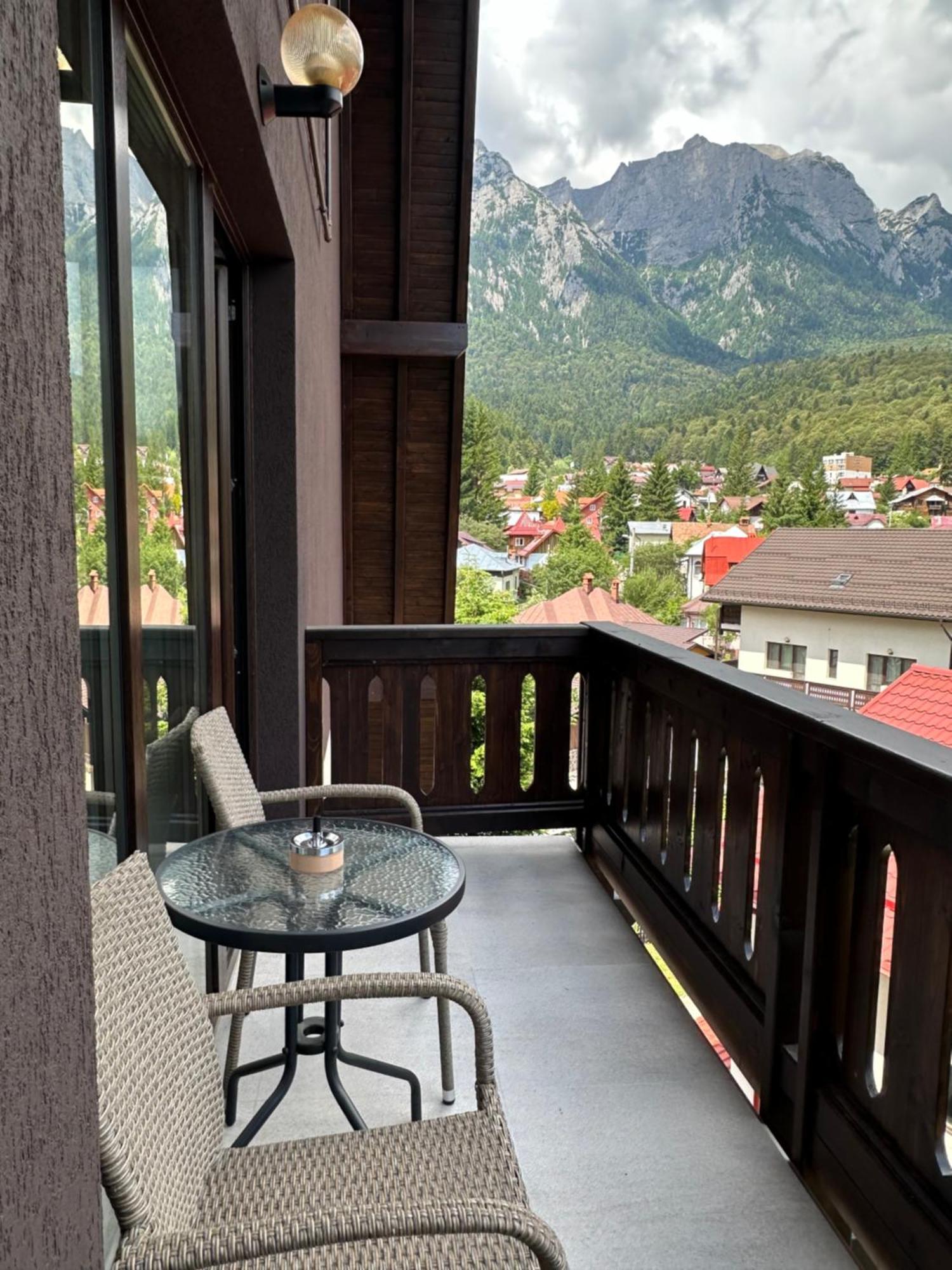 The View Apartment Буштені Екстер'єр фото